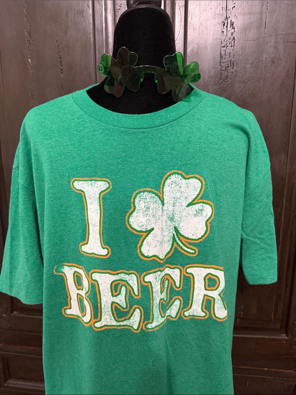 Ripple Junction unisex short sleeves t-shirt with “I 🍀Beer” w/glasses - 2 XLarge